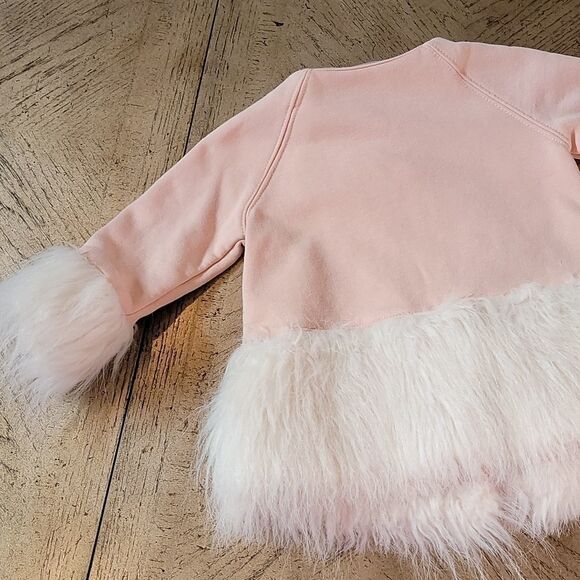 24 month blush pink with white fur jacket💞🤍 - Picture 10 of 11